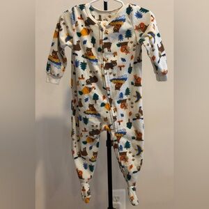 Kids Headquarters Cream Fleece Footed One-Piece with Bear & Forest Print